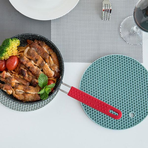mats & pads 18.3cm double sided placemats household honeycomb round coasters bowl pad insulation table padding cup mat decor
mats & pads 18.3cm double sided placemats household honeycomb round coasters bowl pad insulation table padding cup mat decor