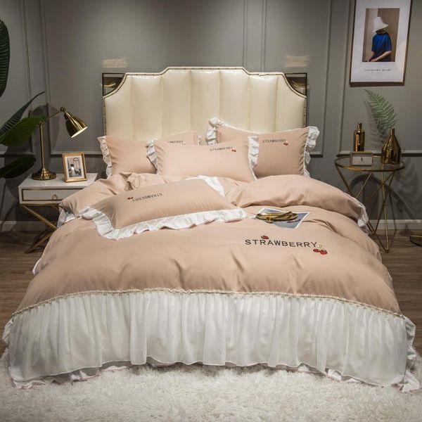 bedding sets 4pcs twill scouring embroidery luxury sets/bedclothes king size duvet cover bed sheet linens set pillowcases
bedding sets 4pcs twill scouring embroidery luxury sets/bedclothes king size duvet cover bed sheet linens set pillowcases