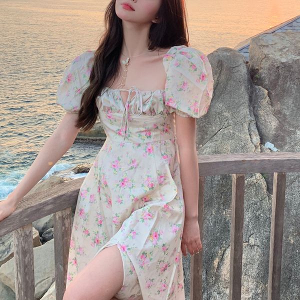 2021 summer puff sleeve vingate midi dresses women square collar evening party floral dress beach one piece apparel korean y2k fairy, White;black
2021 summer puff sleeve vingate midi dresses women square collar evening party floral dress beach one piece apparel korean y2k fairy, White;black