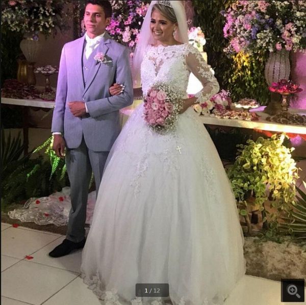 latest style 2021 white tulle modest a line wedding dress long sleeve lace appliques beaded bridal gowns scoop neck saudi arabic muslim wome
latest style 2021 white tulle modest a line wedding dress long sleeve lace appliques beaded bridal gowns scoop neck saudi arabic muslim wome