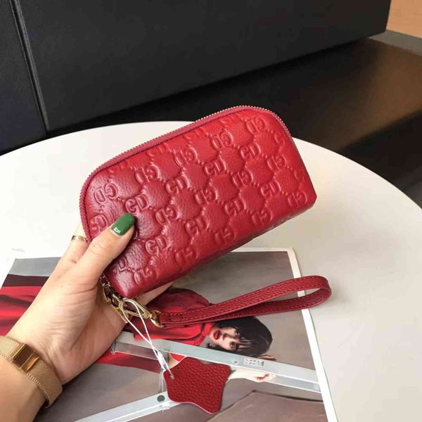 handbag 2021 new summer fashion large capacity mother's light zero wallet genuine leather women's soft handbag, Red;black
handbag 2021 new summer fashion large capacity mother's light zero wallet genuine leather women's soft handbag, Red;black