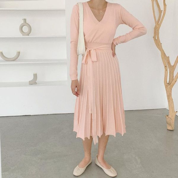 casual dresses autumn temperament pink v neck long sleeve pleated dress women knitted slim lace up waist vestido feminino black wild ch, Black;gray
casual dresses autumn temperament pink v neck long sleeve pleated dress women knitted slim lace up waist vestido feminino black wild ch, Black;gray