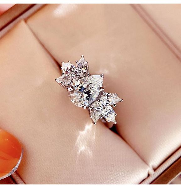 wedding rings classic female water drop crystal ring charm silver color thin engagement dainty bride white zircon for women, Slivery;golden
wedding rings classic female water drop crystal ring charm silver color thin engagement dainty bride white zircon for women, Slivery;golden