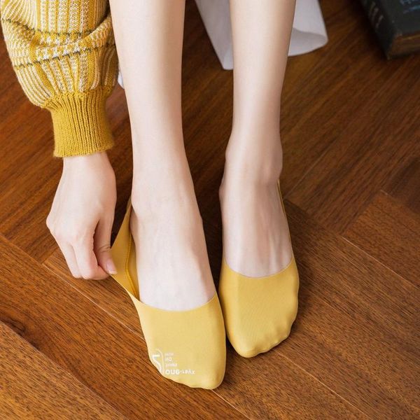 socks & hosiery amorn spring summer ice silk thin woman's invisible non-slip ladies sokken asakuchi casual english letter female sukka, Black;white
socks & hosiery amorn spring summer ice silk thin woman's invisible non-slip ladies sokken asakuchi casual english letter female sukka, Black;white