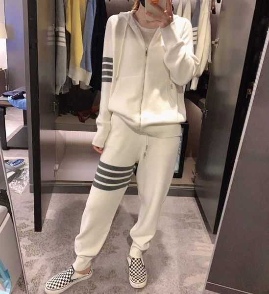 tb college style zipper hooded knitted cardigan jacket korean version slim sweatpants casual two-piece suit for men and women, White
tb college style zipper hooded knitted cardigan jacket korean version slim sweatpants casual two-piece suit for men and women, White