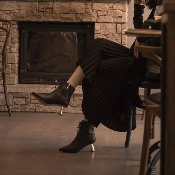 dress shoes 2021 spring and autumn pointed high heel short boots female temperament leather stiletto lace-up fashion x398, Black
dress shoes 2021 spring and autumn pointed high heel short boots female temperament leather stiletto lace-up fashion x398, Black
