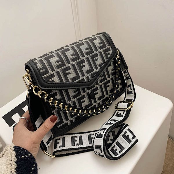 bag 2021 new hanchao net strap small square fashion personalized texture single shoulder letter messenger bag
bag 2021 new hanchao net strap small square fashion personalized texture single shoulder letter messenger bag