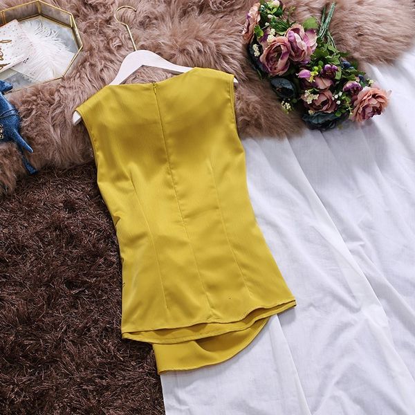 dresses 2021 summer korean sleeveless slim women o neck irregular chiffon vest skirt elegant tank top, Black;gray
dresses 2021 summer korean sleeveless slim women o neck irregular chiffon vest skirt elegant tank top, Black;gray