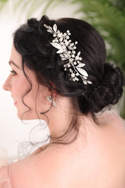 silver shiny pearl rhinestone alloy pure elegant hair jewelry wedding decoration birde headpiece for women
silver shiny pearl rhinestone alloy pure elegant hair jewelry wedding decoration birde headpiece for women
