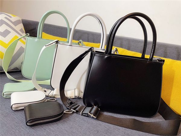 2021 new women leather handbags female mother package bag hand mother bill of lading shoulder bag women bag+small bag
2021 new women leather handbags female mother package bag hand mother bill of lading shoulder bag women bag+small bag