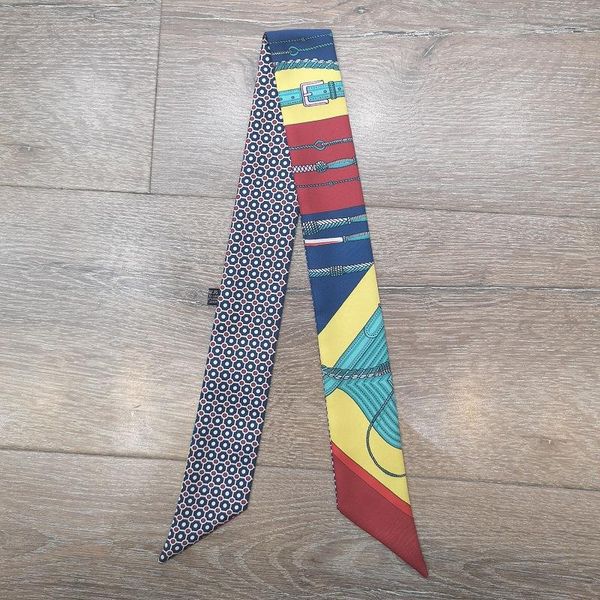 scarves 2021 ladies luxury hairband fashion print women's small silk scarf skinny handbag designer neckerchief female pareo g44, Blue;gray
scarves 2021 ladies luxury hairband fashion print women's small silk scarf skinny handbag designer neckerchief female pareo g44, Blue;gray