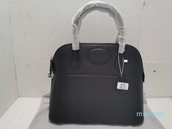 3a quality bolide 31cm totes bags,taurillon clemence leather,shoulder strap and handles,come with dust bag
3a quality bolide 31cm totes bags,taurillon clemence leather,shoulder strap and handles,come with dust bag