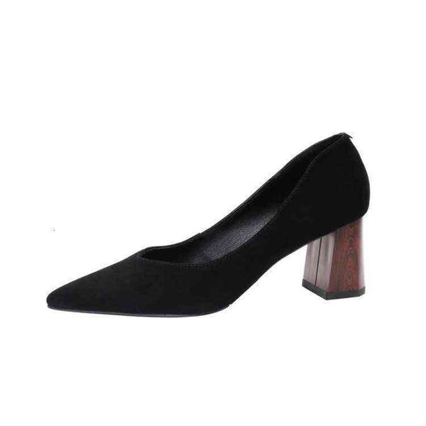 korean women's sho wood grain thick heel pointed shallow mouth single shoe sheep suede simple high heels commuting work tide
korean women's sho wood grain thick heel pointed shallow mouth single shoe sheep suede simple high heels commuting work tide