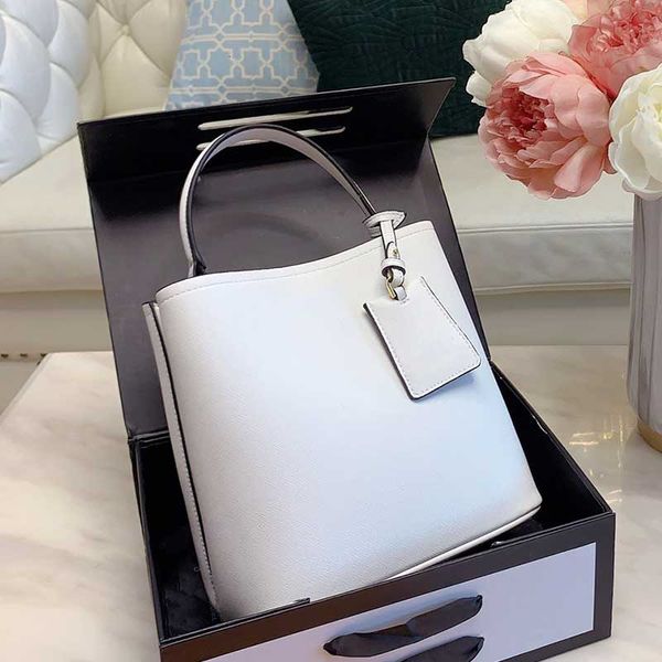 samll crossbody handbag women oblique shoulder bag bucket bag genuine leather purses handbags lady wallet
samll crossbody handbag women oblique shoulder bag bucket bag genuine leather purses handbags lady wallet