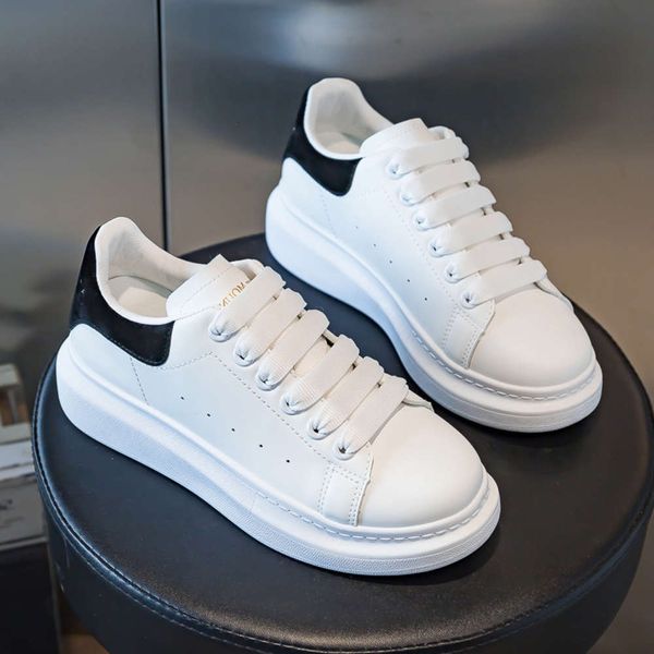 casual shoes xiaobai shoes women's 2021 spring new thick bottomed muffin ins versatile casual sports breathable board c06, Black
casual shoes xiaobai shoes women's 2021 spring new thick bottomed muffin ins versatile casual sports breathable board c06, Black
