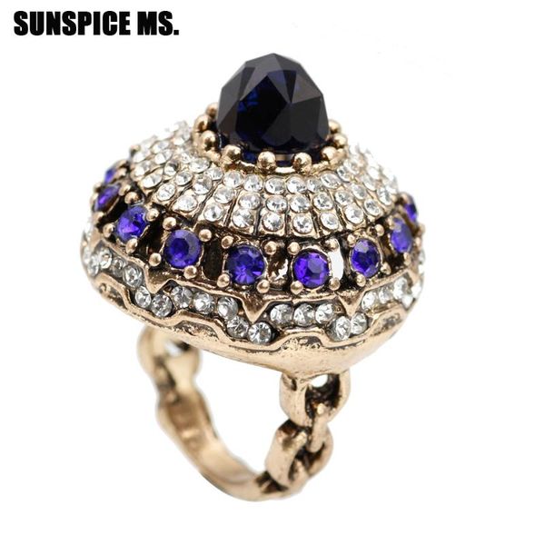 cluster rings exquisite turkish natural stone vintage for women antique gold color full crystal big wedding jewelry 2021 style, Golden;silver
cluster rings exquisite turkish natural stone vintage for women antique gold color full crystal big wedding jewelry 2021 style, Golden;silver