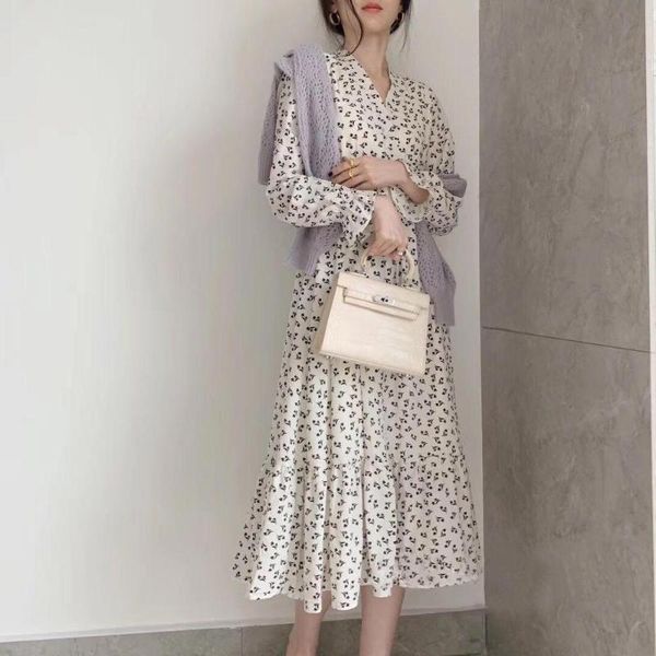 chiffon white dress women korean loose floral long spring autumn high waist butterfly sleeve dresses vacation outfits casual, Black;gray
chiffon white dress women korean loose floral long spring autumn high waist butterfly sleeve dresses vacation outfits casual, Black;gray