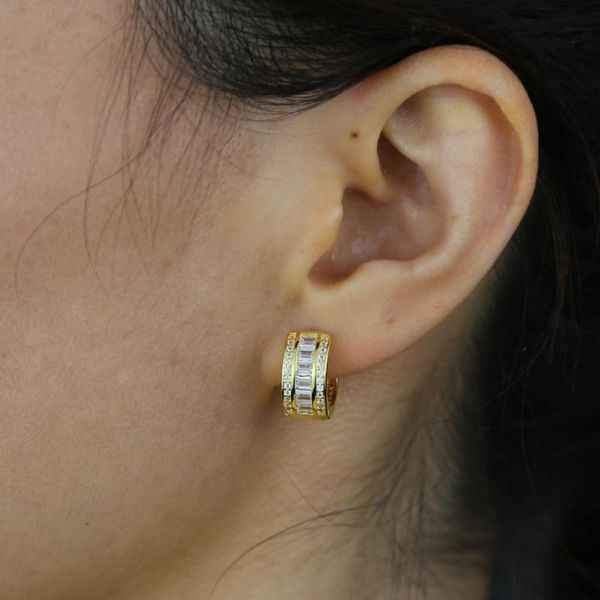 hoop & huggie styels full cubic zirconia circle small earring with gold silver color for women lady wedding jewelry, Golden;silver
hoop & huggie styels full cubic zirconia circle small earring with gold silver color for women lady wedding jewelry, Golden;silver