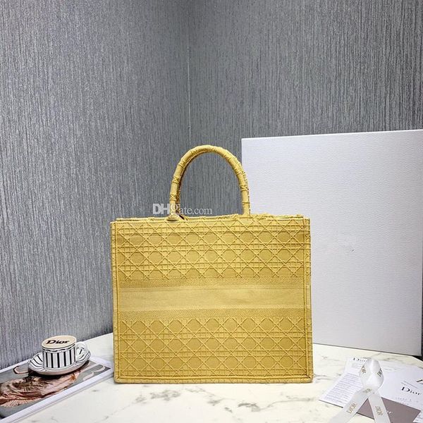2021 temperament all-match bag shoulder leather handbag brand fashion luxury designer totes
2021 temperament all-match bag shoulder leather handbag brand fashion luxury designer totes