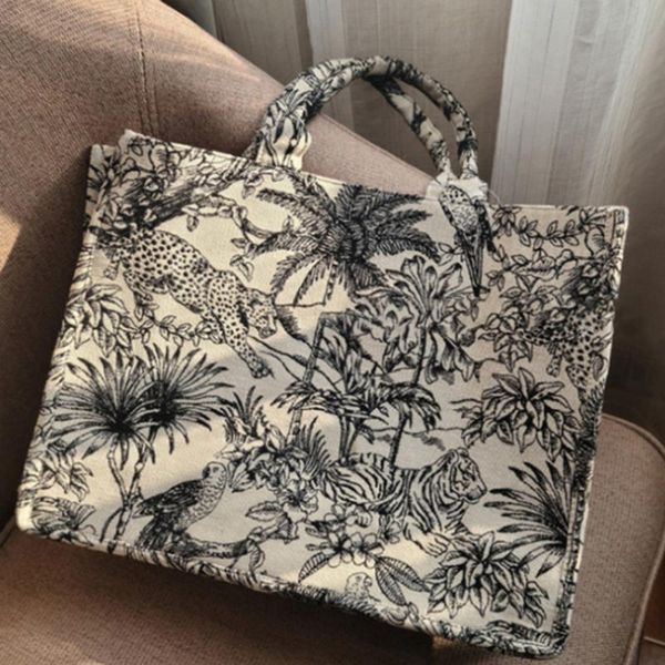 evening bags 2021 fashion luxury designer handbag brand bag purses and handbags for women shopper jacquard embroidery beach shoulder tote
evening bags 2021 fashion luxury designer handbag brand bag purses and handbags for women shopper jacquard embroidery beach shoulder tote