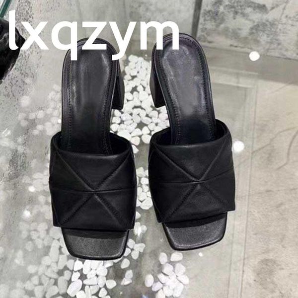 slippers 2021 luxury designer women block heel sandals peep toe outdoor shoes ladies slides summer plaid, Black
slippers 2021 luxury designer women block heel sandals peep toe outdoor shoes ladies slides summer plaid, Black