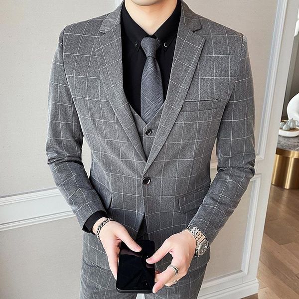 men's suits & blazers 3 pcs set jacket pants vest / 2021 fashion men casual boutique business slim plaid formal dress coat trousers, White;black
men's suits & blazers 3 pcs set jacket pants vest / 2021 fashion men casual boutique business slim plaid formal dress coat trousers, White;black