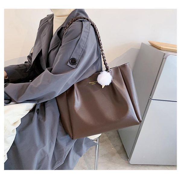 cross body women's handbag shoulder pu summer pendant large handbags black shopper tote bags for women bag
cross body women's handbag shoulder pu summer pendant large handbags black shopper tote bags for women bag