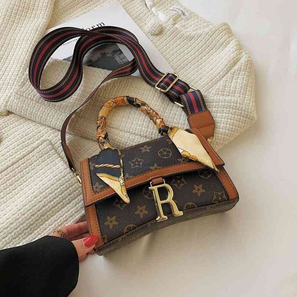 2022 factory wholesale new fashionable women's hand texture foreign style single shoulder oblique cross small square trend contrast col
2022 factory wholesale new fashionable women's hand texture foreign style single shoulder oblique cross small square trend contrast col