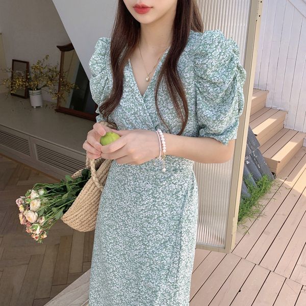 summer korean chic temperament small dress fresh and thin v-neck cross bandage waist one piece floral bubble sleeve dress sale, Black;gray
summer korean chic temperament small dress fresh and thin v-neck cross bandage waist one piece floral bubble sleeve dress sale, Black;gray
