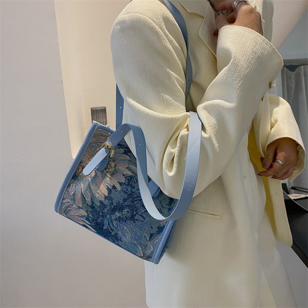 literary girl oil painting autumn and winter big bag women's 2021 this year's popular leisure fashion one shoulder trendy, Black;red
literary girl oil painting autumn and winter big bag women's 2021 this year's popular leisure fashion one shoulder trendy, Black;red