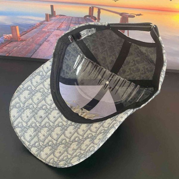 old flower baseball letter printing men's and women's cap classic bent hat winter england, Black;white
old flower baseball letter printing men's and women's cap classic bent hat winter england, Black;white