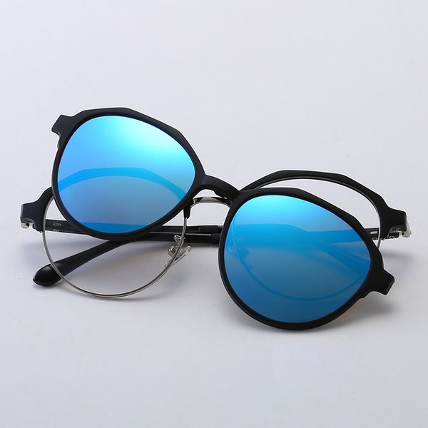 2021 summer new men's and women's trend tr90 polarized round frame clip cover sunglasses uv400, White;black
2021 summer new men's and women's trend tr90 polarized round frame clip cover sunglasses uv400, White;black