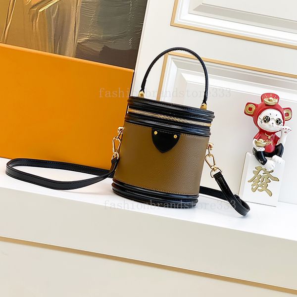 barrel-shaped crossbody designer bag womens classic cosmetic case styling handbags party evening bags girl mini luxury shoulder bag wallet w
barrel-shaped crossbody designer bag womens classic cosmetic case styling handbags party evening bags girl mini luxury shoulder bag wallet w