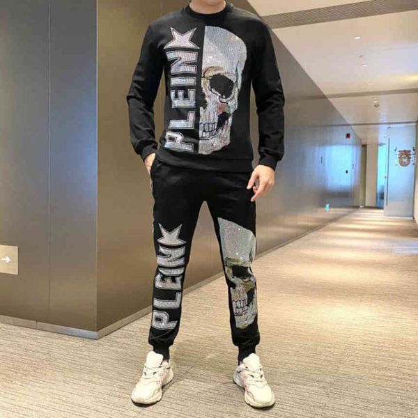 Men's Hoodie and trousers set, two-piece artificial diamond casual famous brand sportswear, new in 2021, Gray
Men's Hoodie and trousers set, two-piece artificial diamond casual famous brand sportswear, new in 2021, Gray