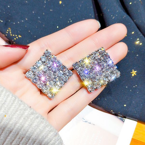 fashion trend, simple personality, new women's geometric diamond earrings, earrings and accessories, Silver
fashion trend, simple personality, new women's geometric diamond earrings, earrings and accessories, Silver