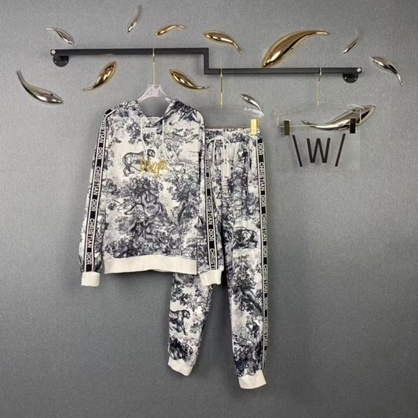 2021 autumn new women's hooded long sleeved legged trousers, fashion leisure suit kouw, Gray
2021 autumn new women's hooded long sleeved legged trousers, fashion leisure suit kouw, Gray