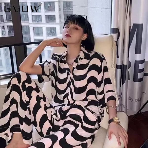 women's two piece pants gvuw 2021 black-and-white wavy shirt set women's high-grade sense niche wide leg two-piece tracksuit women
women's two piece pants gvuw 2021 black-and-white wavy shirt set women's high-grade sense niche wide leg two-piece tracksuit women