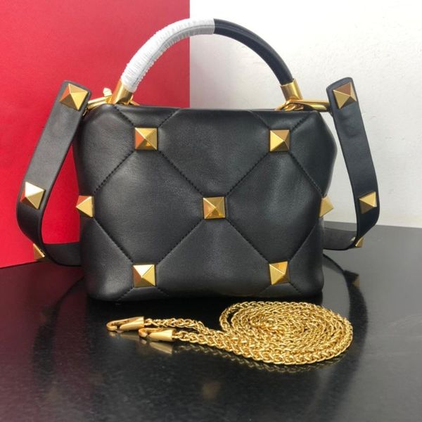 evening bags leather handbag for women girl fashion metal rivet messenger female shoulder ladies party crossby bag
evening bags leather handbag for women girl fashion metal rivet messenger female shoulder ladies party crossby bag
