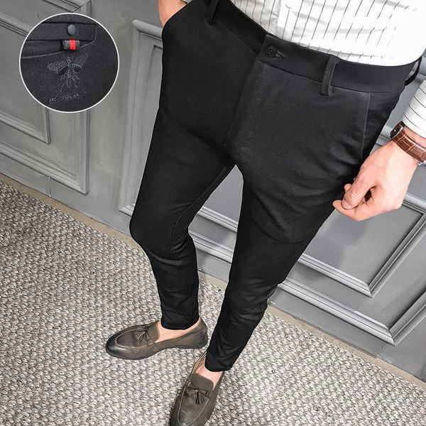 suit pants men bee embroidery business dress pants korean casual slim trousers men classic streetwear pantalon homme 28-36 210527, White;black
suit pants men bee embroidery business dress pants korean casual slim trousers men classic streetwear pantalon homme 28-36 210527, White;black