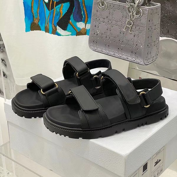 2021 luxury womens leisure slippers sandals chaussures skateboarding black white female designer trainer platform sandals designer sneakers
2021 luxury womens leisure slippers sandals chaussures skateboarding black white female designer trainer platform sandals designer sneakers