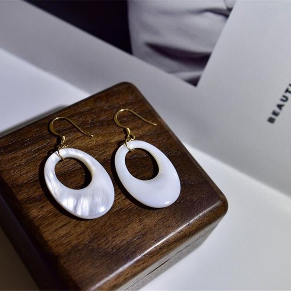 hoop & huggie 18k import solid yellow gold jewelry (au750) women designer simple temperament personality white fritillary earring fashion la, Golden;silver
hoop & huggie 18k import solid yellow gold jewelry (au750) women designer simple temperament personality white fritillary earring fashion la, Golden;silver