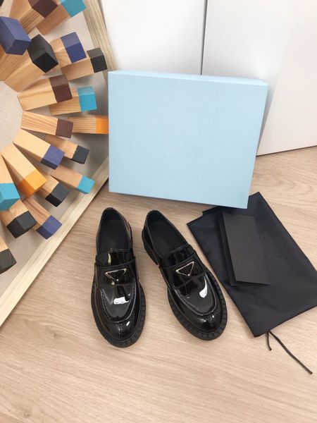 2022 high-quality designer double lace-up casual shoes for men and women, comfortable beautiful. classic timeless luxury original box, Black
2022 high-quality designer double lace-up casual shoes for men and women, comfortable beautiful. classic timeless luxury original box, Black