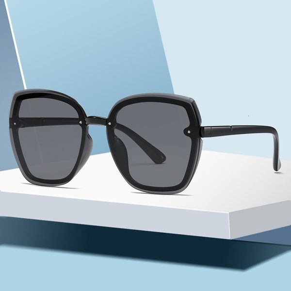 sunglasses korean fashion street shooting wild men and women trendy, White;black
sunglasses korean fashion street shooting wild men and women trendy, White;black