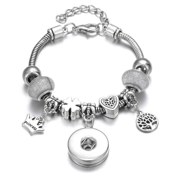 charm bracelets 2021 6 colors snap bracelet lobster buckle snake chain bangles crystal beads fit 18mm jewelry women, Golden;silver
charm bracelets 2021 6 colors snap bracelet lobster buckle snake chain bangles crystal beads fit 18mm jewelry women, Golden;silver
