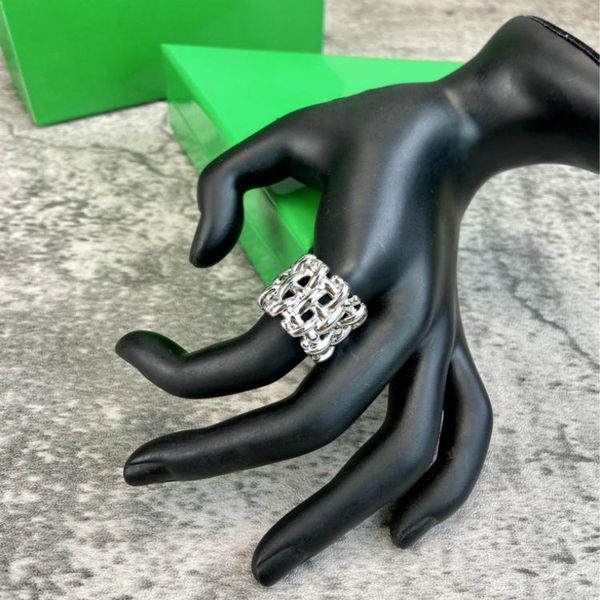 wedding rings european and american metal texture twist woven ring men women's high sense fashion temperament jewelry, Slivery;golden
wedding rings european and american metal texture twist woven ring men women's high sense fashion temperament jewelry, Slivery;golden