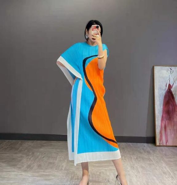 miyake style neck dress splice loose dressed irregular printing stock, Black;gray
miyake style neck dress splice loose dressed irregular printing stock, Black;gray