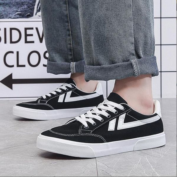 2021 spring and autumn student shoes breathable canvas men's ins small white tide all-match hong kong style couple shoes
2021 spring and autumn student shoes breathable canvas men's ins small white tide all-match hong kong style couple shoes