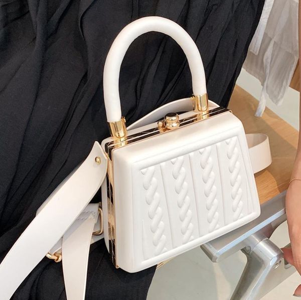 evening bags high-quality brand designer ladies shoulder bag 2021 trendy fashion female all-match messenger box small square
evening bags high-quality brand designer ladies shoulder bag 2021 trendy fashion female all-match messenger box small square