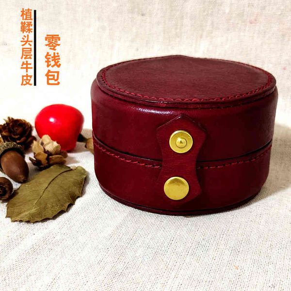 tiktok, red vegetable tannage, cowhide, wallet, small box, headset, mini makeup box., Red;black
tiktok, red vegetable tannage, cowhide, wallet, small box, headset, mini makeup box., Red;black