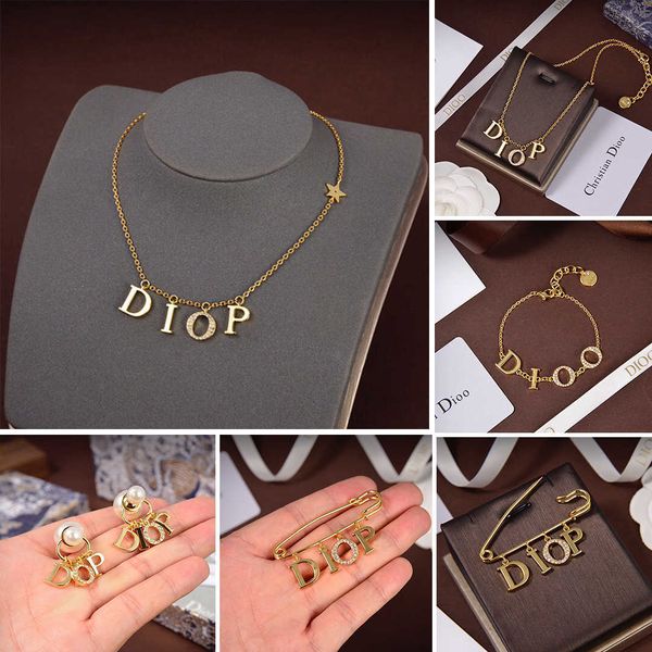 2021 new d family tassel letter necklace dijia pearl earrings fairy bracelet brooch, Silver
2021 new d family tassel letter necklace dijia pearl earrings fairy bracelet brooch, Silver